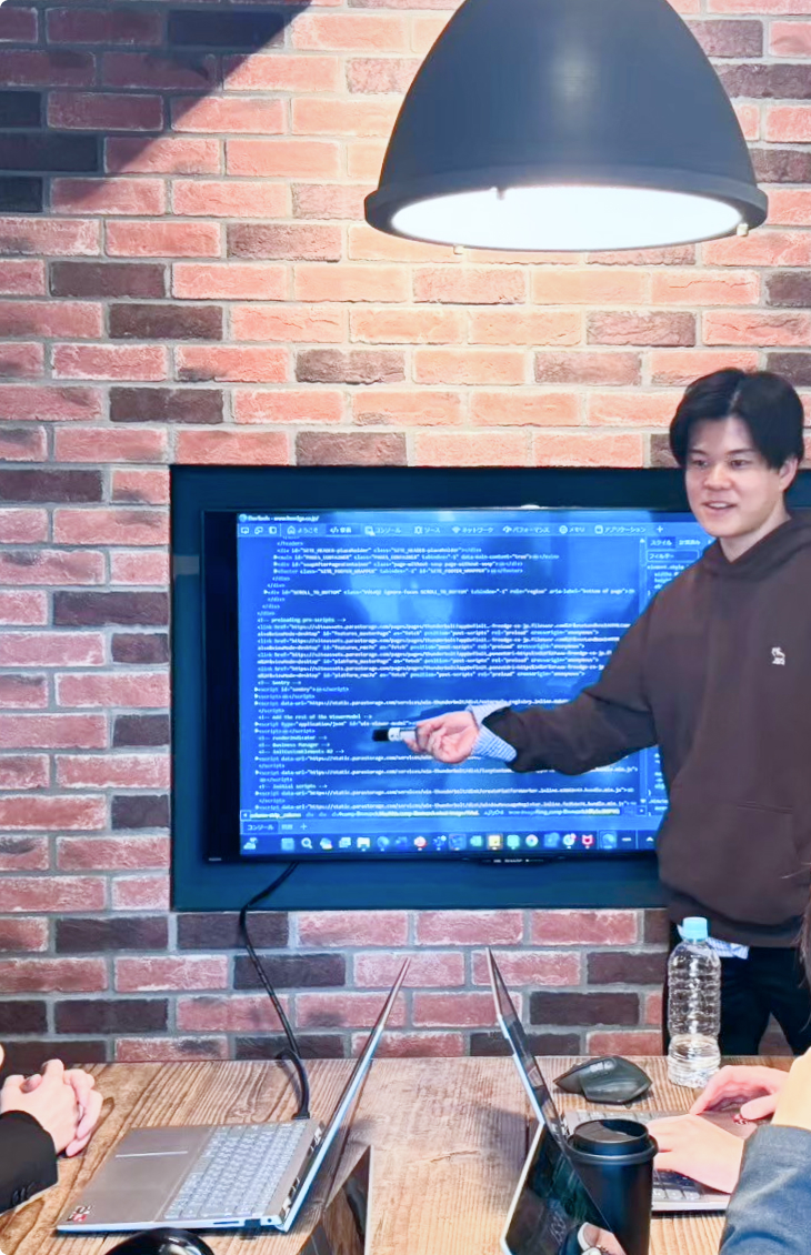 FREEDGEの従業員の様子